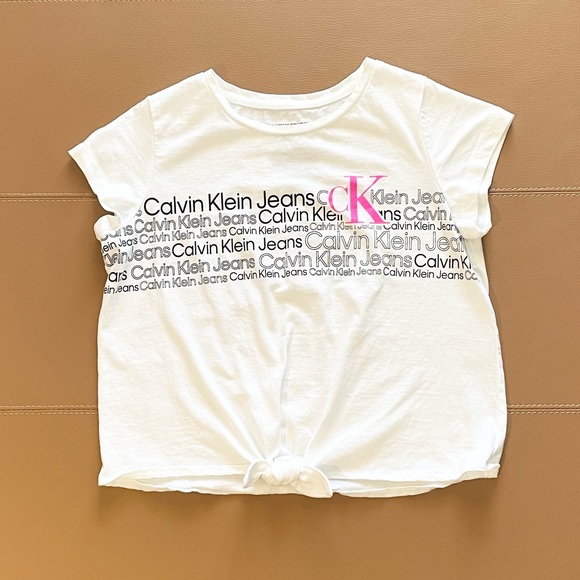 Calvin Klein Big Girl Text Pop T-Shirt. Can also fit Women Size XS. - Picture 2 of 6